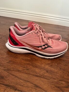 Saucony Kinvara 12 Women's Pink Running Sneakers